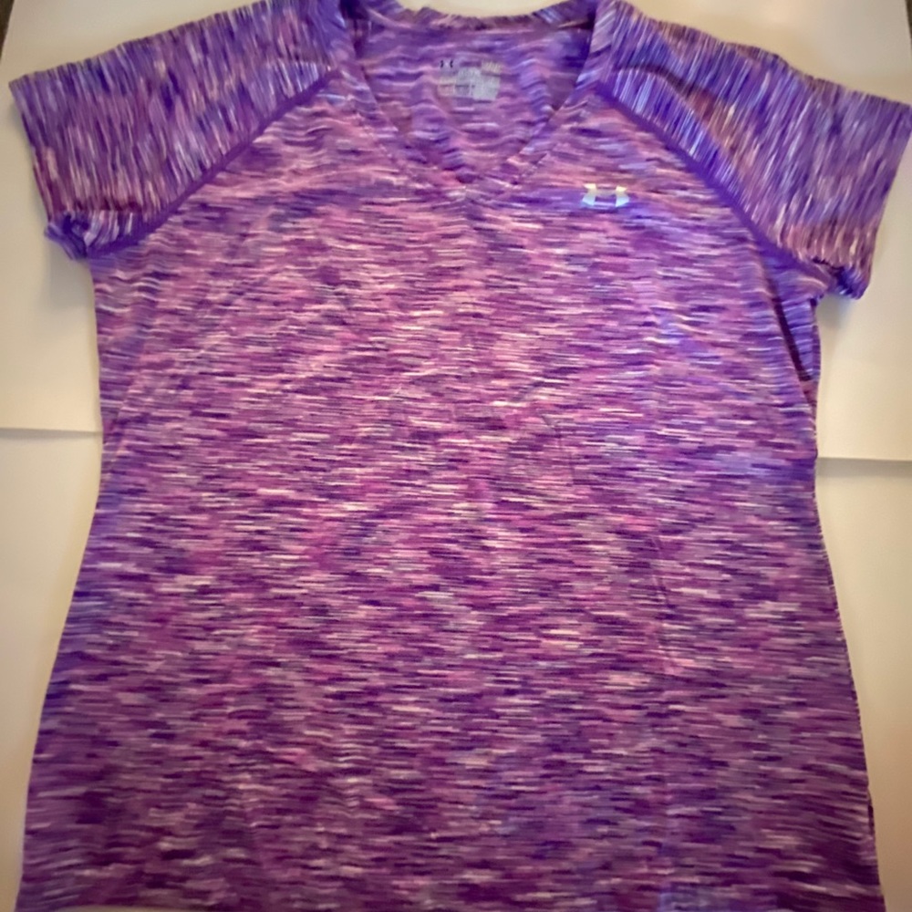 Purple/white print activewear top